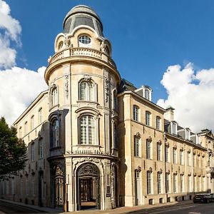 Sapphire House Antwerp, Autograph Collection